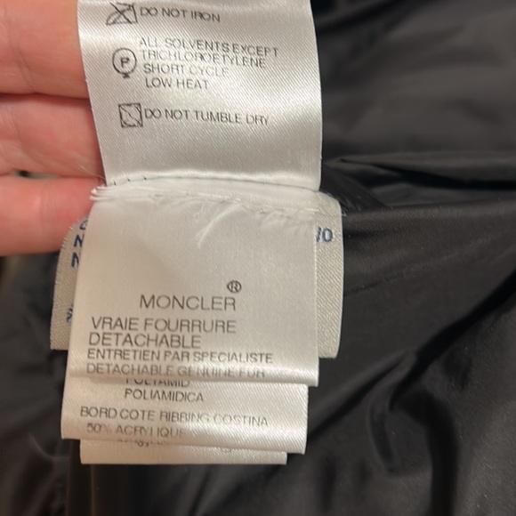 Moncler woman's jacket size 2 - Picture 15 of 16